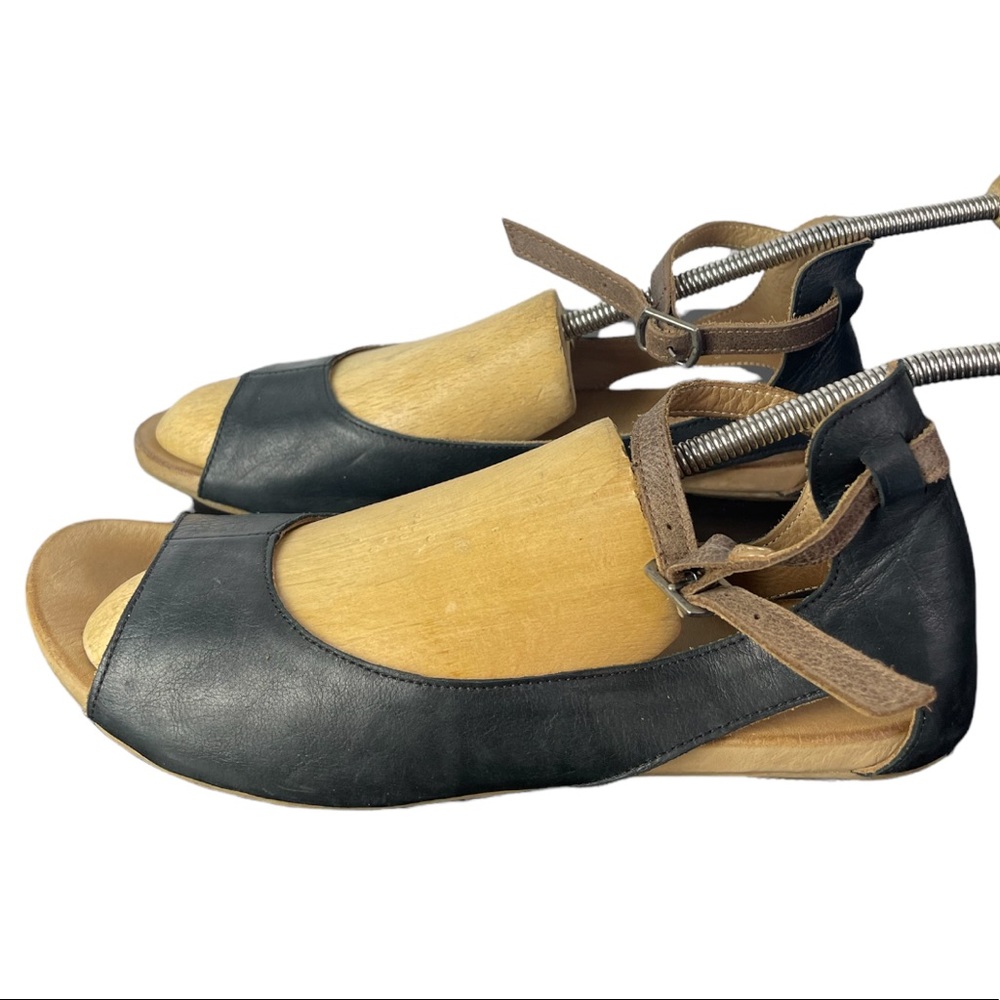 Bueno Black Leather Sandals size 39